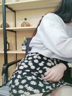 肥白绿帽带妻子连体黑丝3p